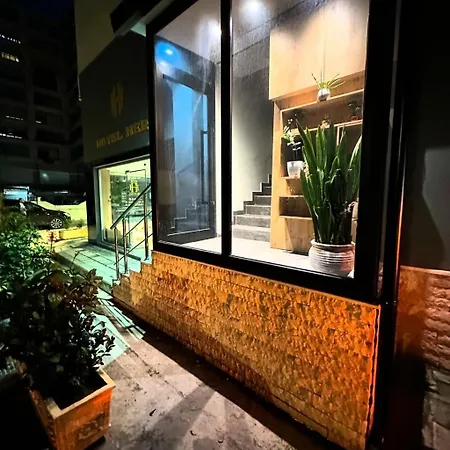 호텔 Hotel Her Vlorë